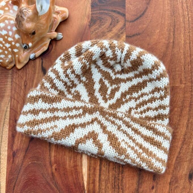 Garn til Zebra Beanie af Popknit