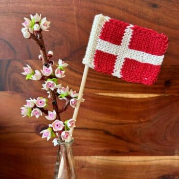 Fejringsflag strikket flag Dannebrog