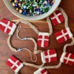 strikket flagguirlande