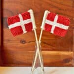 strikkede dannebrogsflag