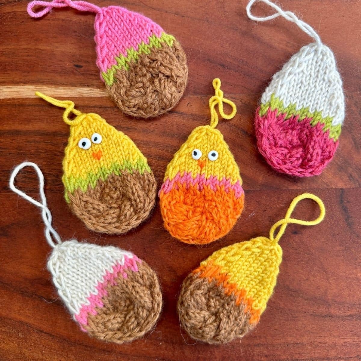 Opskrift: Forvandlingsæg - Strikket påskeæg