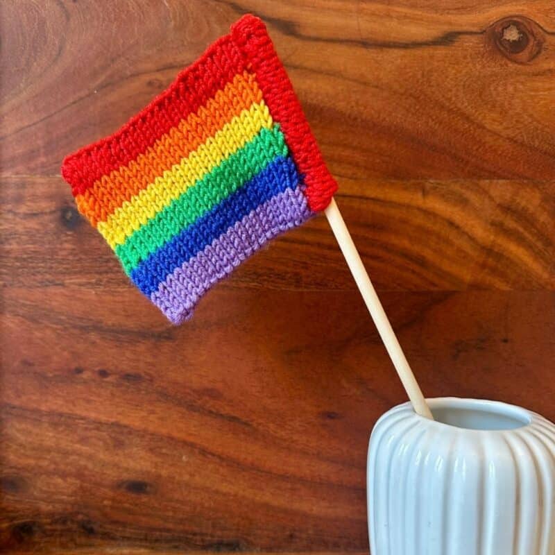 strikket regnbueflag