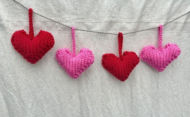 strikkede hjerter valentinsdag