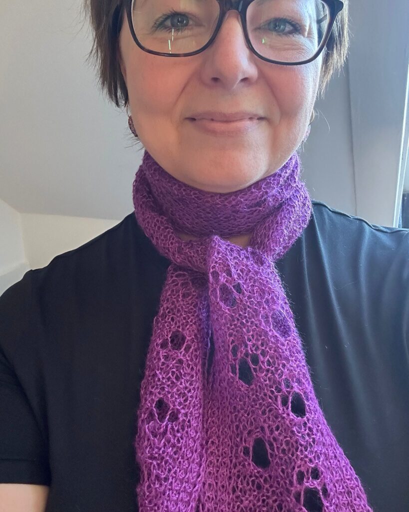 lilla mynde scarf